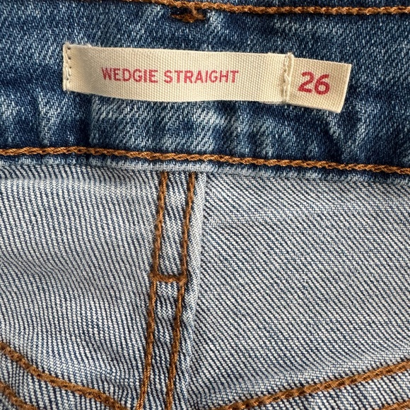 Levi's Women's Wedgie Straight Jeans, Size 26 - Picture 7 of 8